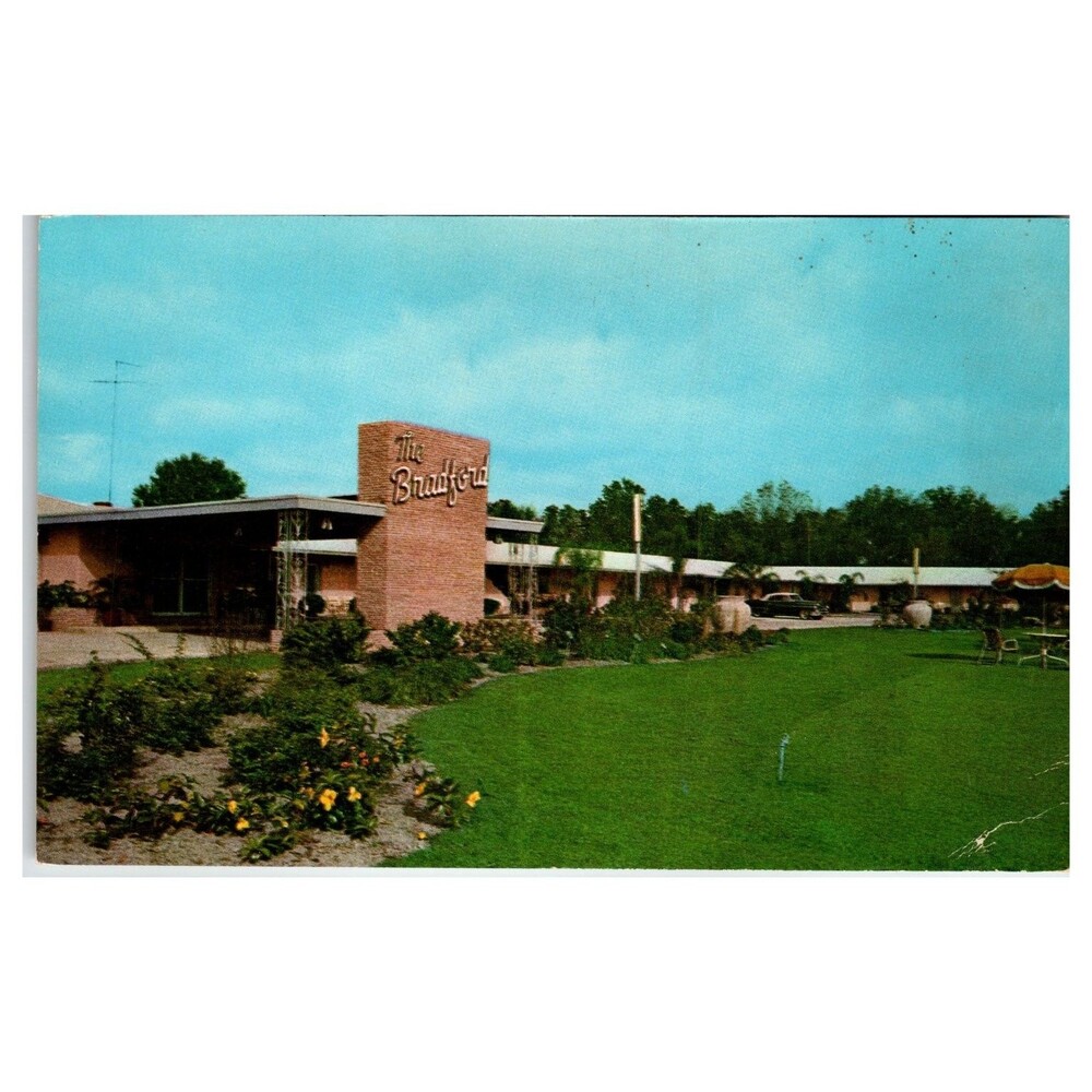 Vintage 1957 Starke Florida The Bradford Motor Court Curteichcolor Postcard